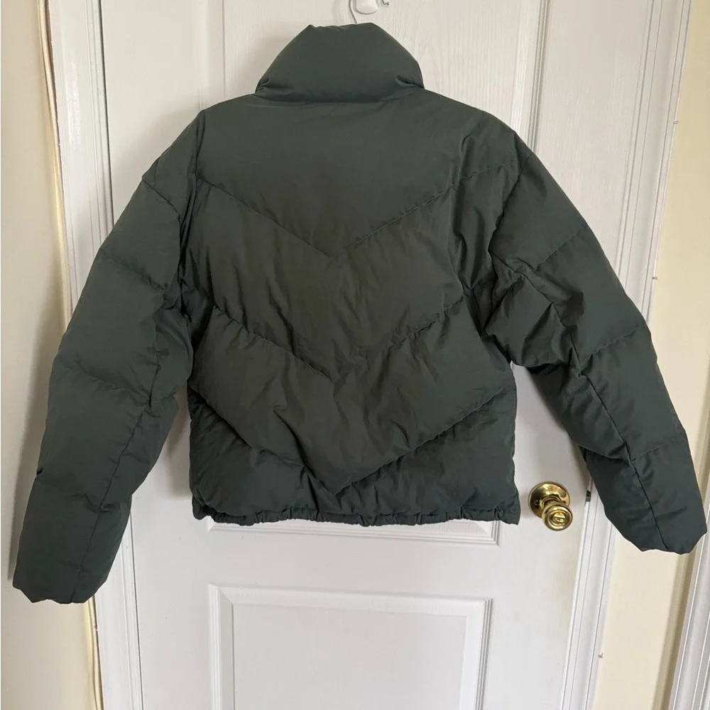 Aritzia Wilfred The Cloud Puff Jacket in Green - Picture 6 of 9